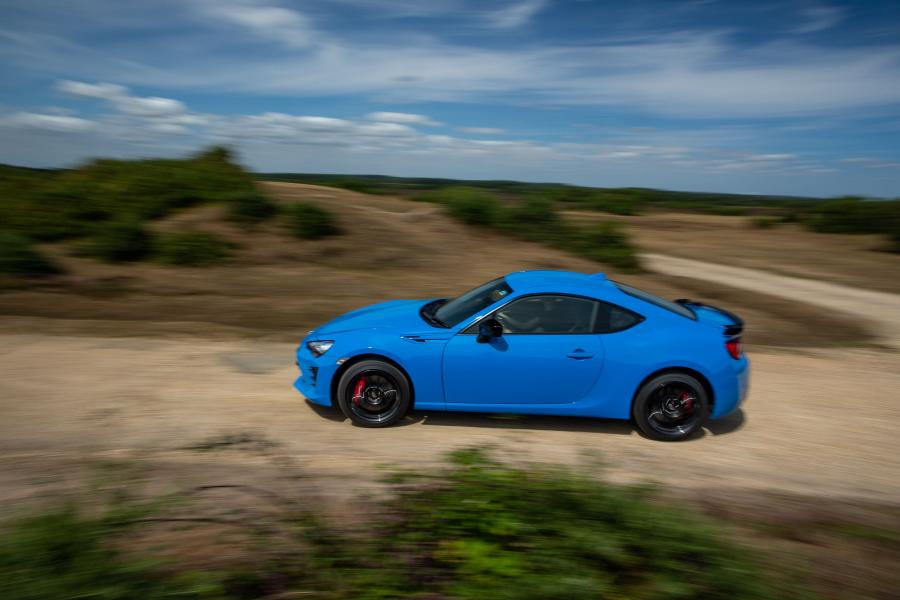  Toyota GT 86 Blue Edition 2018 года  (UK) (фото 15 из 40)
